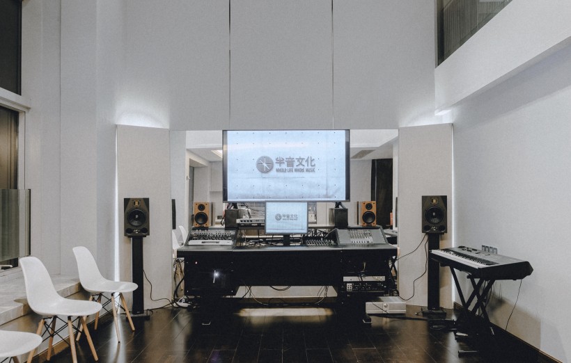 低估了 ADAM Audio A8X 太多年，原來(lái) 8 寸這么從容？