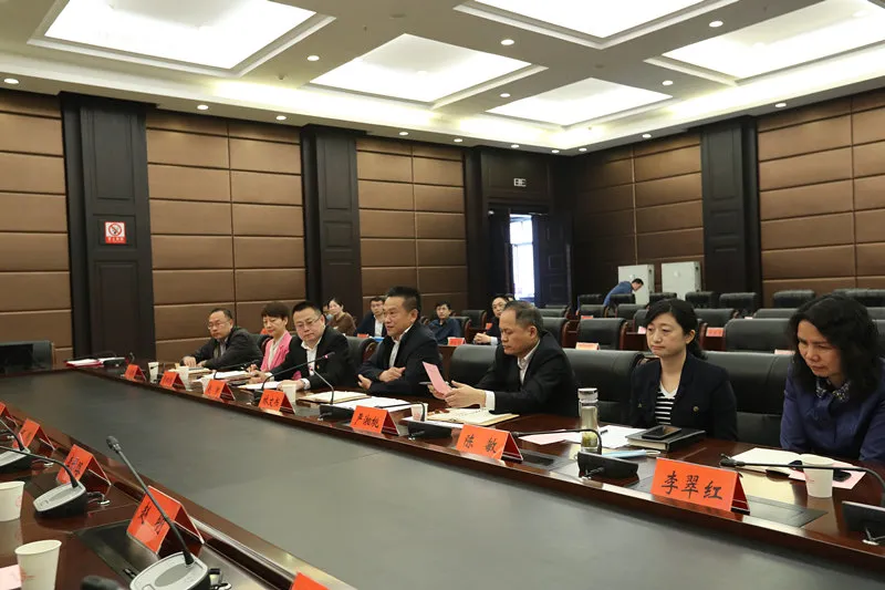 武漢廣播電視臺與洪山區(qū)簽署戰(zhàn)略合作協(xié)議，涉及“大學之聲”全媒體平臺建設(shè)